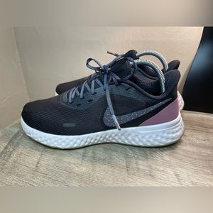 Nike Revolution 5 Black Purple Running Shoe Sneakers CD0303-001 Women’s Size 10